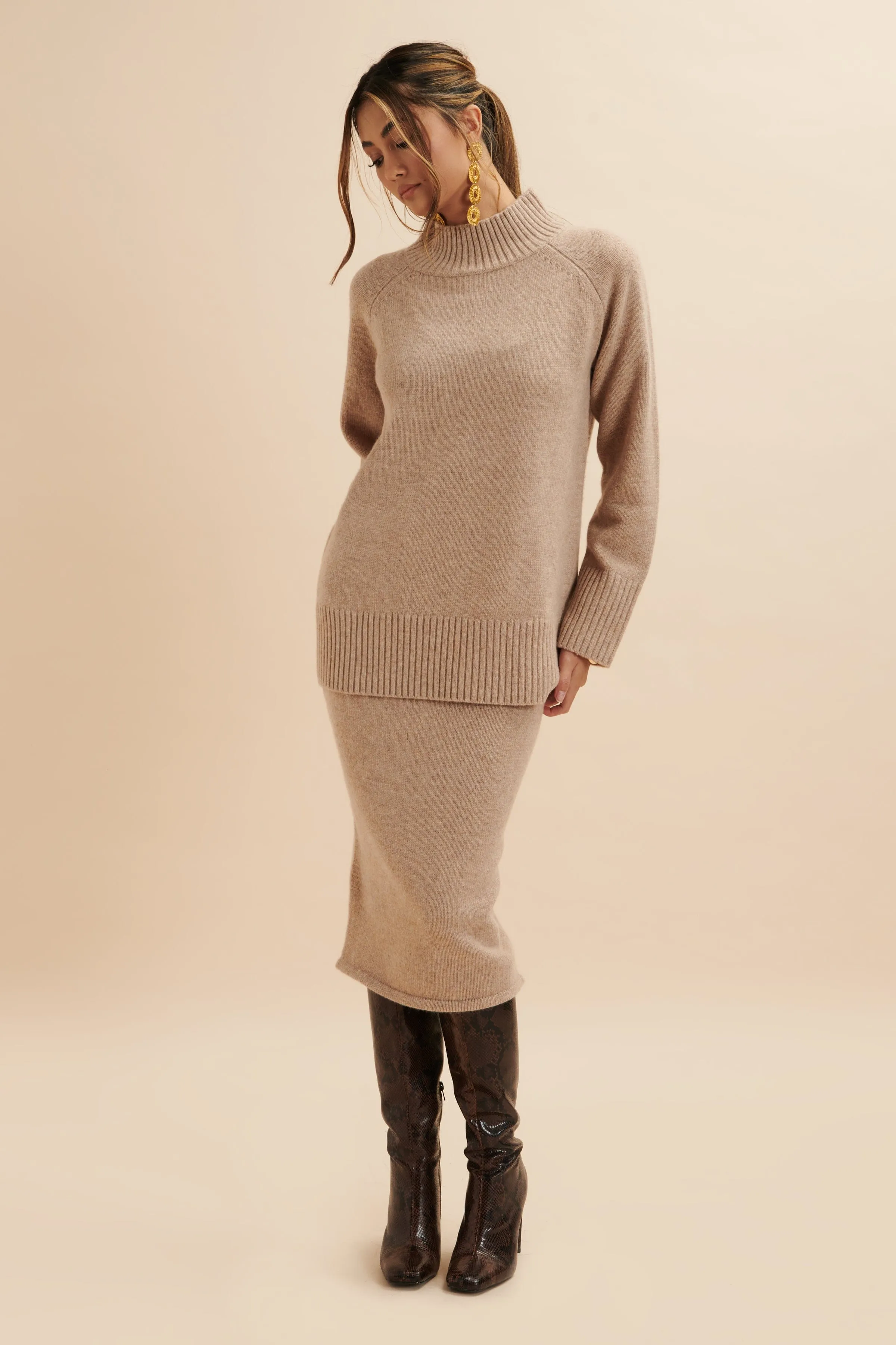 AMARI Knitted Cashmere Blend Jumper In Beige