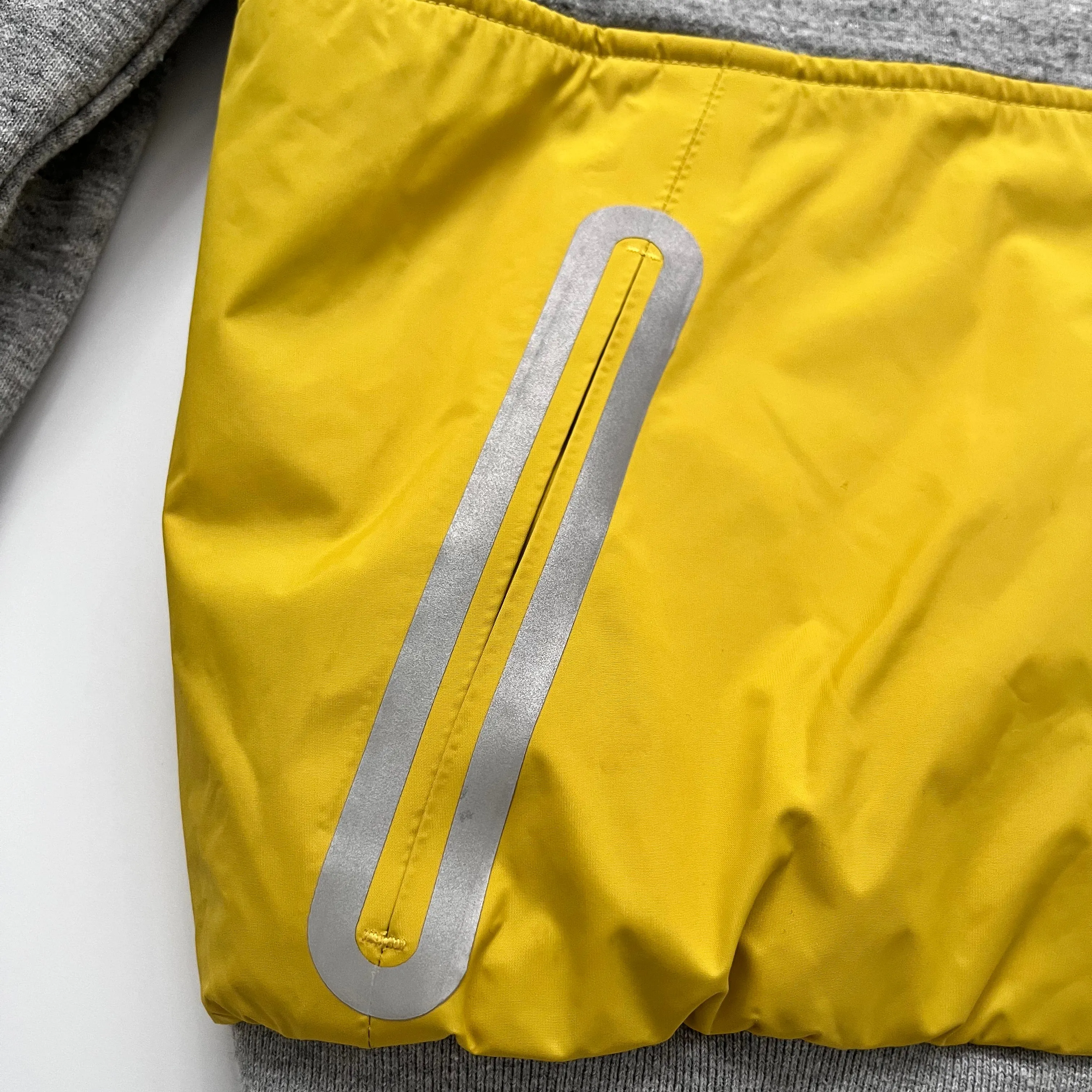 Bonpoint Reversible Yellow And Grey Jacket: 10 Years