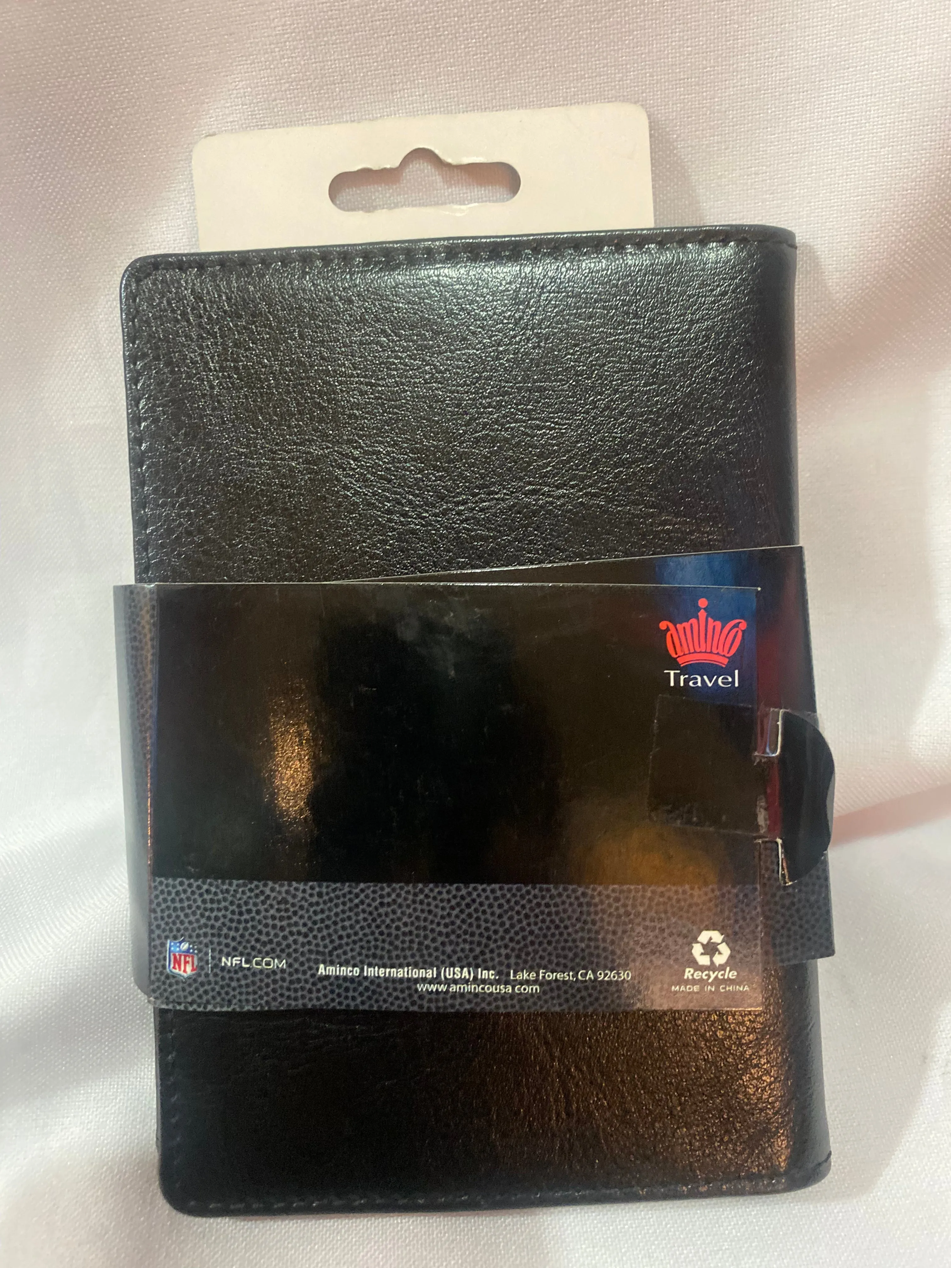 Dallas Cowboys NFL Passport Cover ‘Take Your Team Along’ Officially Licensed and Genuine Leather